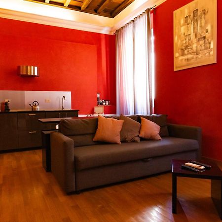 Barberini Apt Close To Fontana Di Trevi Rome Exterior photo